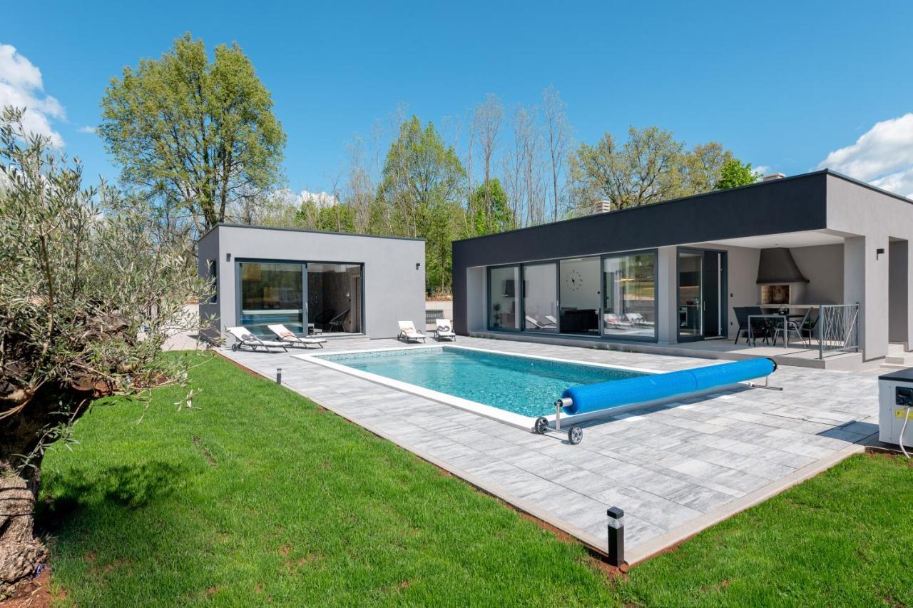 Green Luxury II With Heated Pool, Jacuzzi & Sauna Ruzici  ภายนอก รูปภาพ