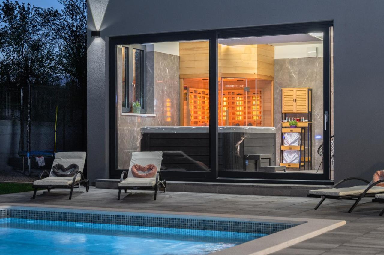 Green Luxury II With Heated Pool, Jacuzzi & Sauna Ruzici  ภายนอก รูปภาพ